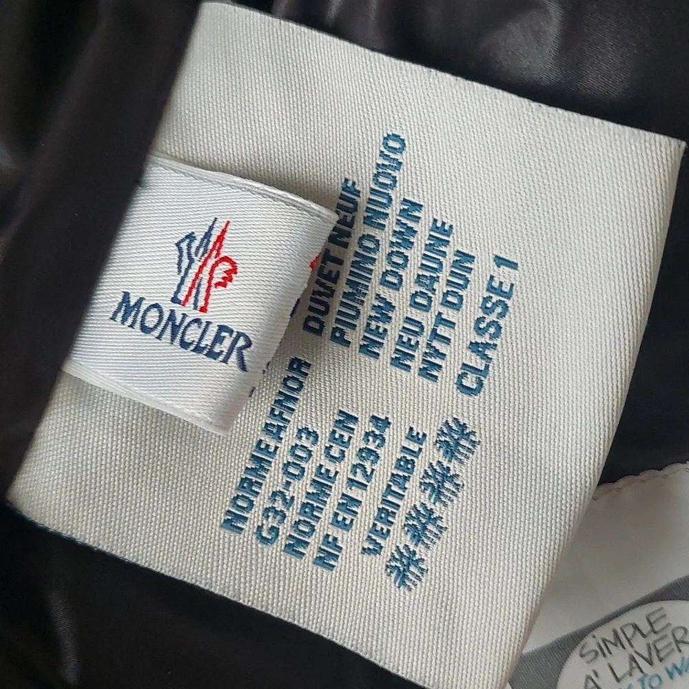 Moncler White/Black Down Puffer Cropped Jacket with Removable Hoodie - Picture 9 of 16